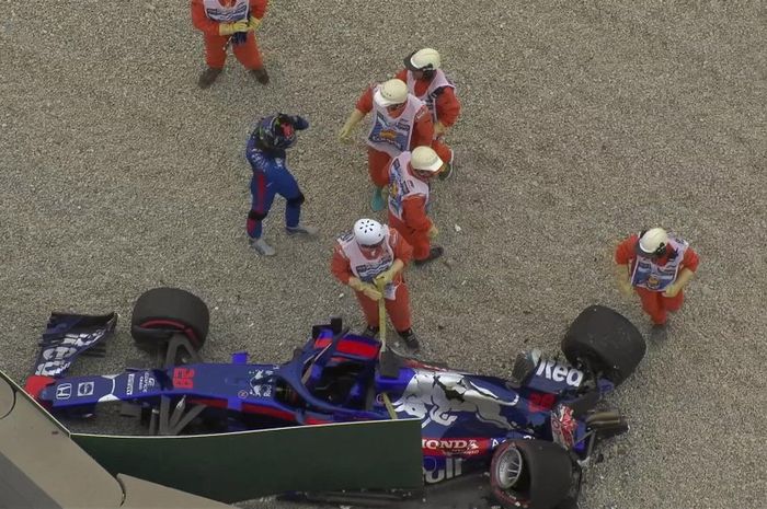 Brendon Hartley kecelakaan di akhir sesi latihan ketiga