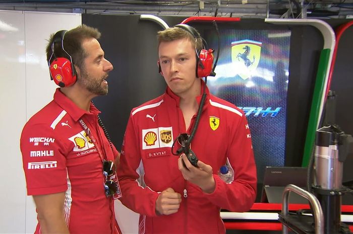 Daniil Kvyat (kanan), mantan pembalap F1 tim Toro Rosso dan Red Bull yang kini jadi development driver tim Ferrari