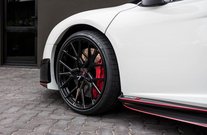 Pelek McLaren 650S ini ganti pakai Vossen M-X3 forged