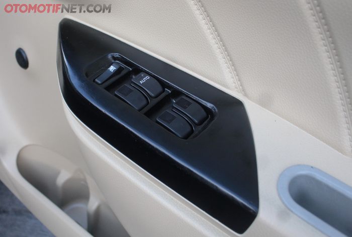 Ilustrasi power window mobil bekas