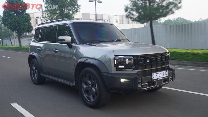 Di on-road, Jetour melaju tenang berkat sasis monokok.