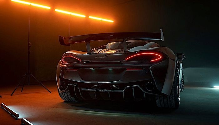 Knalpot berperforma tinggi juga dipasangkan pada McLaren 620R