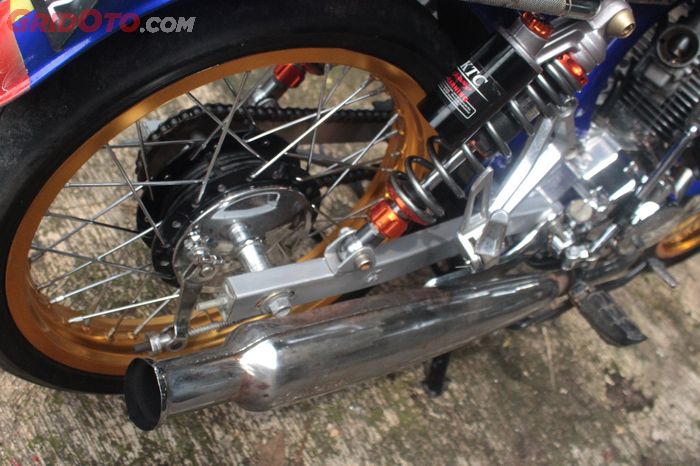 Honda CB100 pasang knalpot custom