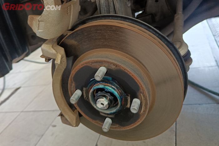 Piringan cakram mobil bisa tipis dan aus