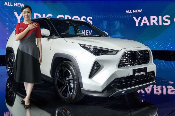 Harga mobil hybrid Toyota di Auto2000 per Oktober 2024