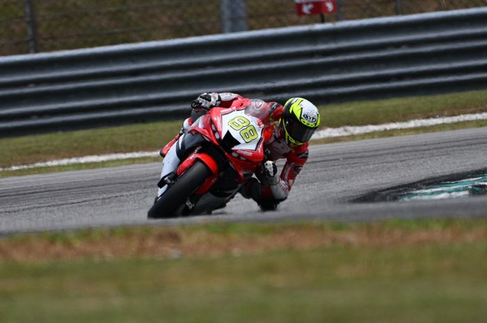 Debut Adenanta di Adenanta di kelas ASB1000 menjadi sorotan di seri pembuka Asia Road Racing Championship (ARRC) yang berlangsung di sirkuit Sepang, Malaysia, akhir pekan ini (11-12/4).