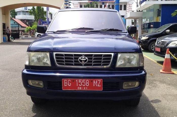 KPKNL Palembang melelang Toyota Kijang LGX 1.8 EFI 2001