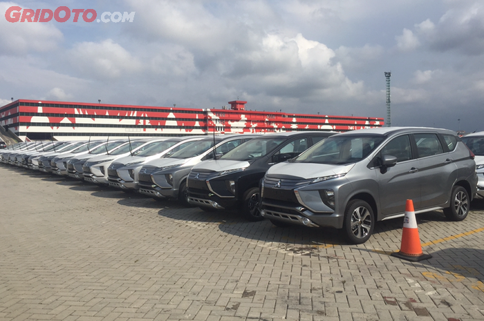 Kendaraan CBU di Tempat Penimbunan Sementara PT Indonesia Kendaraan Terminal