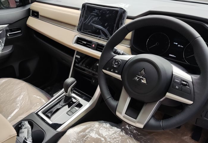 Interior Mitsubishi New Xpander tipe Ultimate CVT