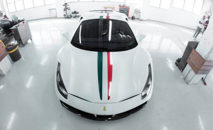 Ferrari 488 Spider berkelir putih pakai Novitec body kit