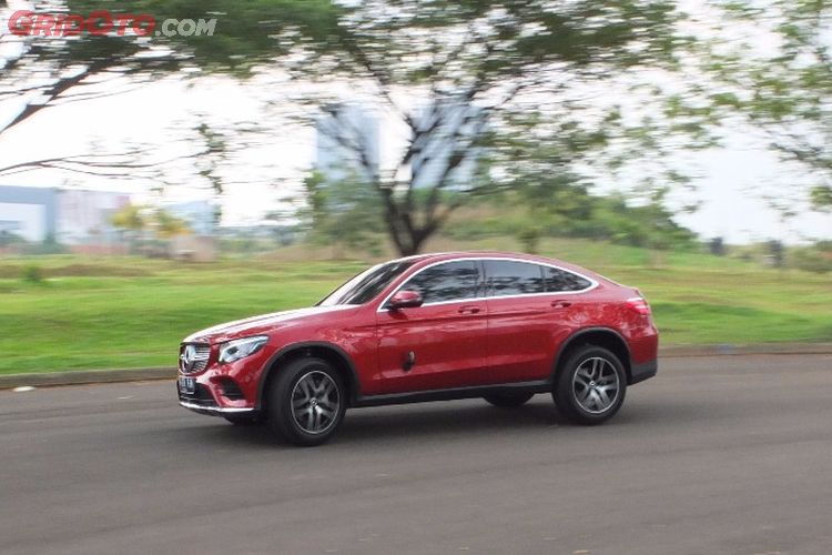 Ini Hasil Lengkap Test Drive Mercedes Benz Glc 300 Coupe Amg Line Gridoto Com