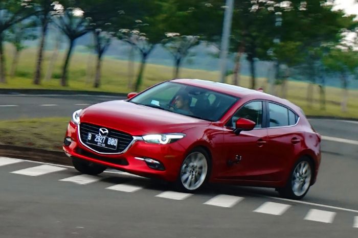 Mazda3 terasa dinamis saat bermanuver