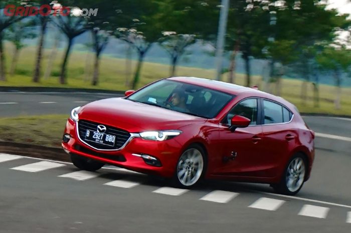 Mazda3 jawara GridOto Award sebagai Best Medium Hatchback 