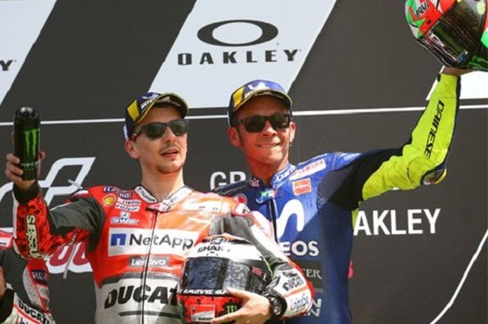 Valentino Rossi dan Jorge Lorenzo 