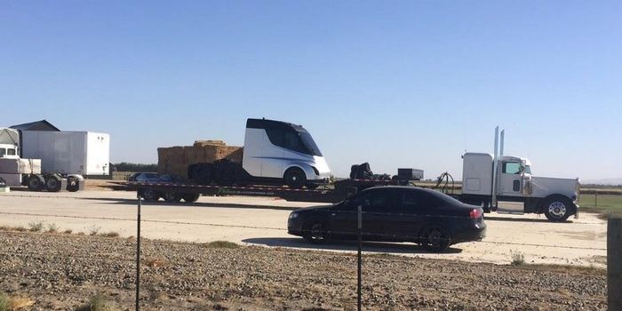 Salah satu spyshot Tesla Semi, dilansir oleh www.electrek.co