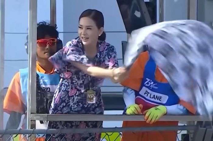 Maia Estianti kibarkan bendera finish di MotoGP Mandalika 2024