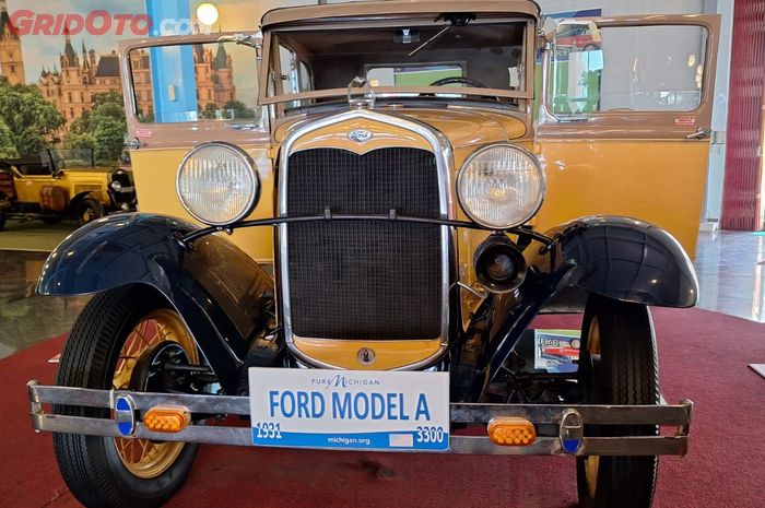 Ford Model A yang dipajang di Museum Angkut Malang usianya sudah 92 tahun 