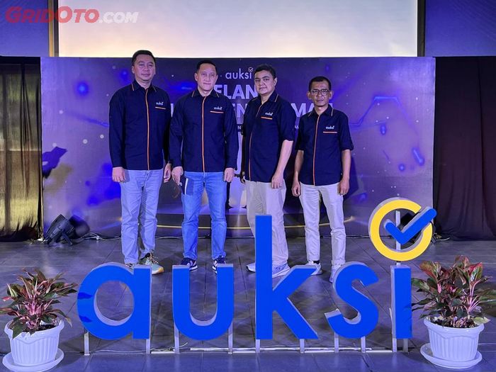 Jajaran direksi AUKSI saat peresmian aplikasi, Jumat (12/12/2025).