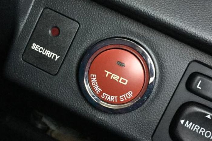 Tombol start stop engine khusus Toyota Veloz 2019