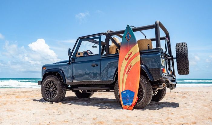 Restomod Land Rover Defender khusus untuk anak pantai