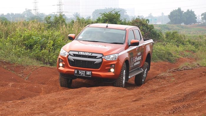 Isuzu D-Max Rodeo 1.9 MT 