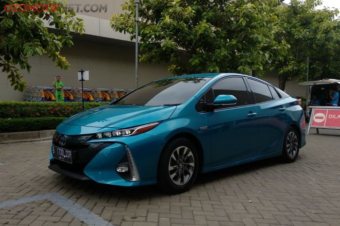 Toyota sudah jual 2.100 unit mobil hybrid di Indonesia sejak 1997, yakni saat pertama kali Toyota Prius dipasarkan di tanah air
