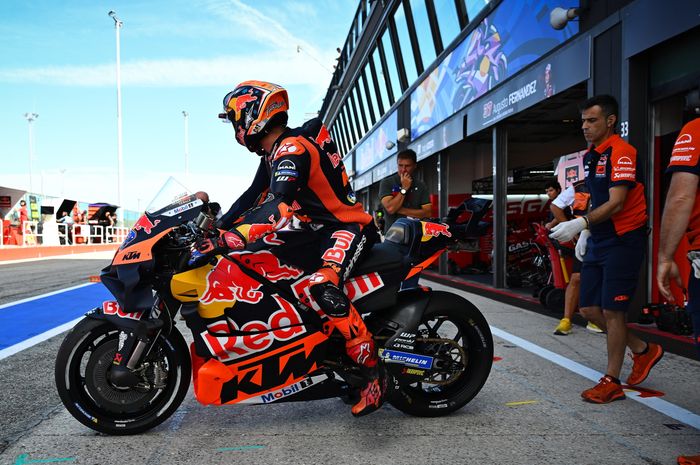 Alat komunikasi radio hadir di MotoGP