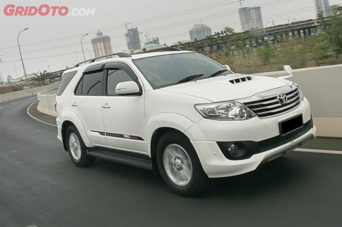 Harga Toyota Fortuner bekas