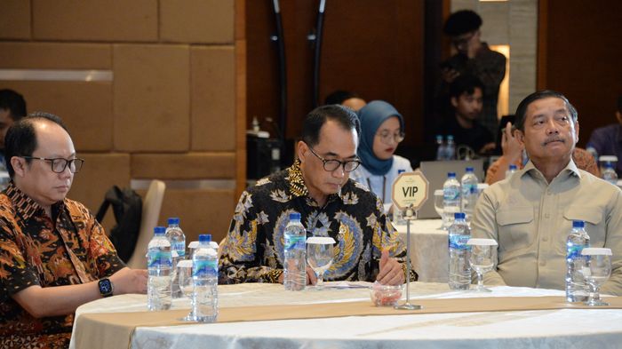 Menhub hadiri FGD Harian Kompas