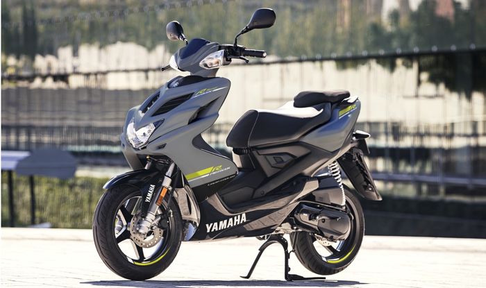 Mesinnya cuma 50 cc makanya dimensinya juga enggak gambot seperti Aerox 155 Indonesia