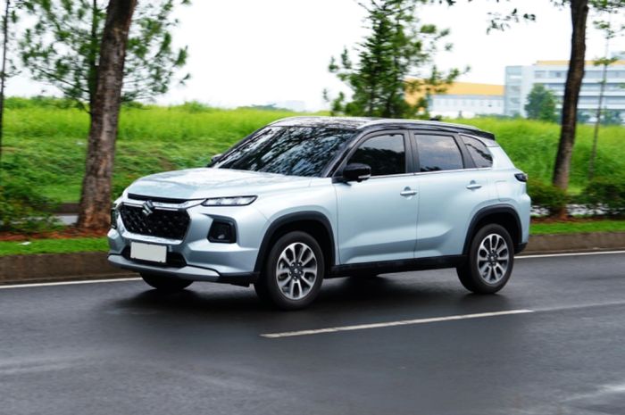 Terhitung hingga bulan Agustus 2024, telah terakumulasi lebih dari 30.000 unit penjualan mobil hybri Suzuki