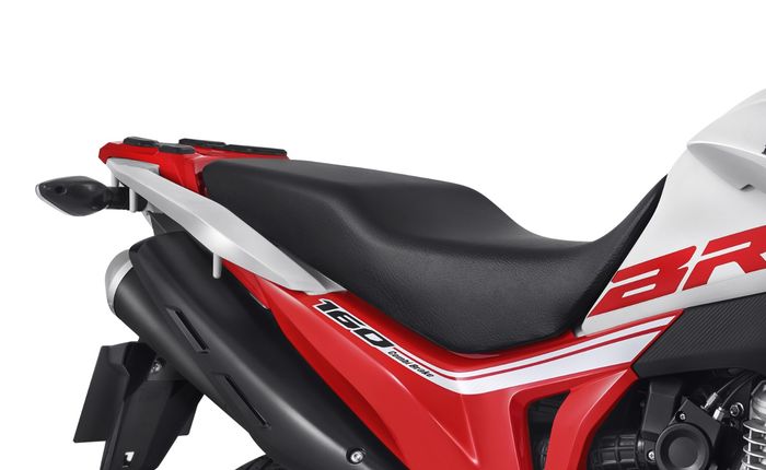 Area behel belakang tersedia untuk dipasang box