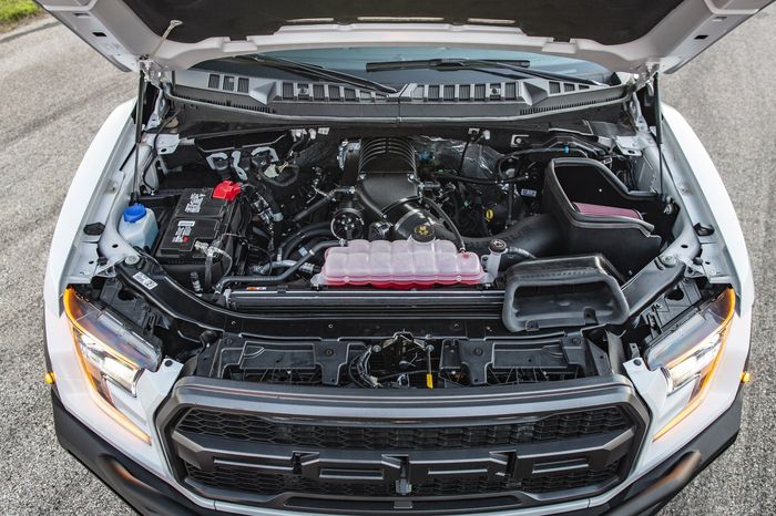 Mesin Ford F-150 Raptor unit V8 5.000cc dengan tambahan supercharger