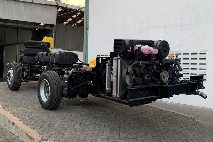 Ilustrasi sasis Mercedes-Benz OH 1626 L