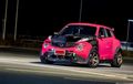 Nissan Juke Tampil Racing, Modal Kelir Pink dan Serat Karbon