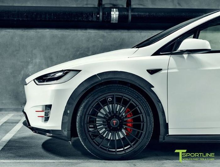 Modifikasi Tesla Model X pakai pelek model jari-jari ukuran 22 inci