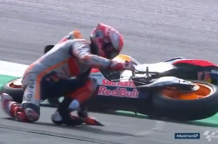 Marc Marquez terjatuh di sesi warm-up MotoGP Austria