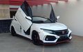 Adu Keren Honda Civic Type R vs Civic Turbo, Pakai Pintu Gunting Lebih Menggugah