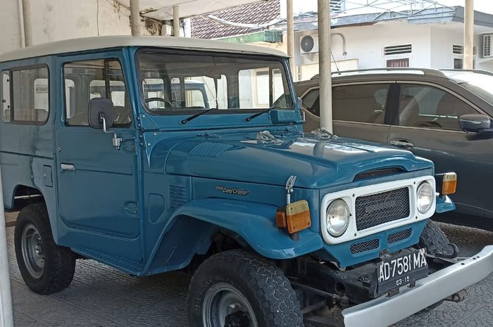 Toyota Land Cruiser F740R atau FJ40 yang masih mulus akan dilelang KPKNL Surakarta.