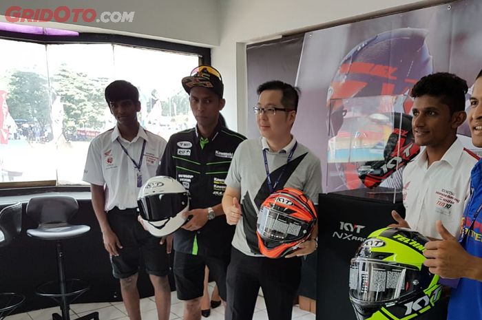 Helm KYT digunakan kru AHRT saat ARRC