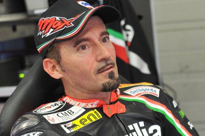 Max Biaggi membantu tim Aprilia tes di Misano dalam rangka persiapan MotoGP 2020