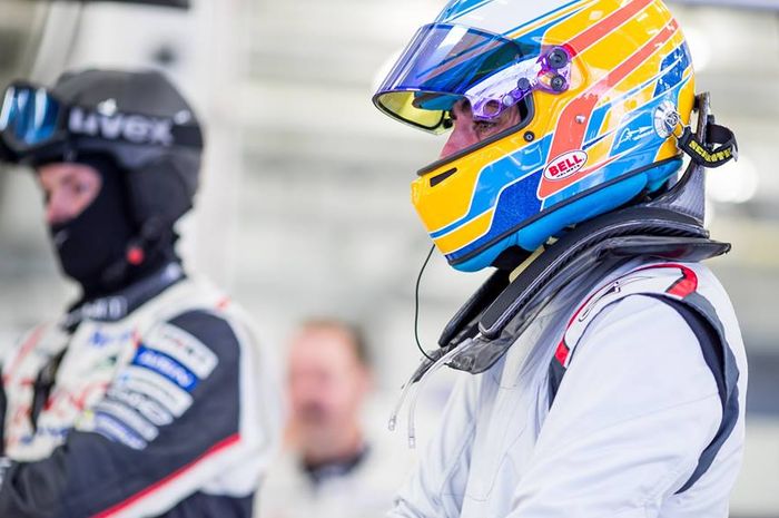 Fernando Alonso saat ikut tes mobil untuk balap ketahanan di Bahrain