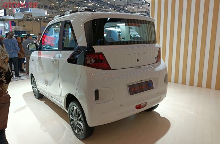 Tampilan belakang Seres E1