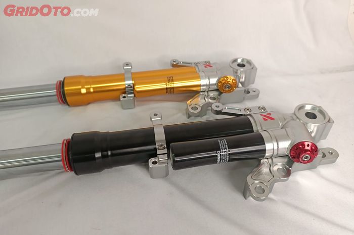 KYTA Suspension SFF-25 untuk Yamaha XMAX hadir dengan dua pilihan warna, gold dan black
