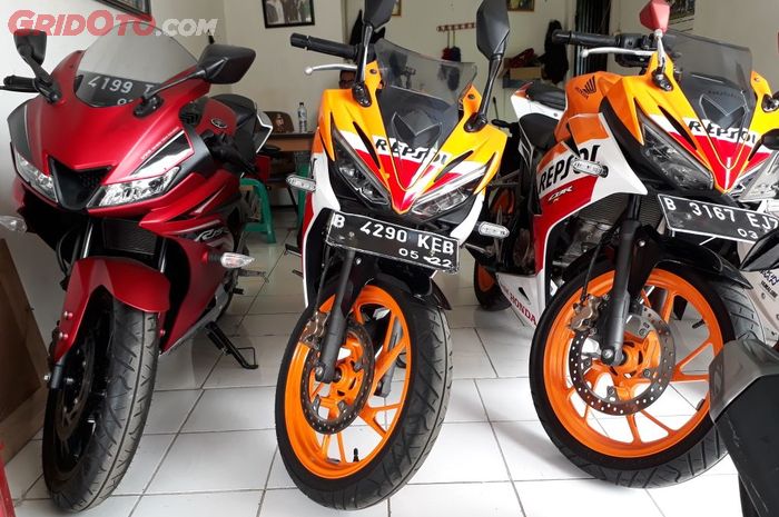 Yamaha R15 VVA dan Honda All New CBR 150R di Bachmid Motor Condet, Jakarta Timur