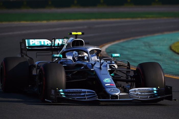  Pembalap Mercedes, Valtteri Bottas sukses meraih poin penuh di F1 Australia, Minggu (17/3/2019) usai mengalahkan rekan satu timnya, Lewis Hamilton