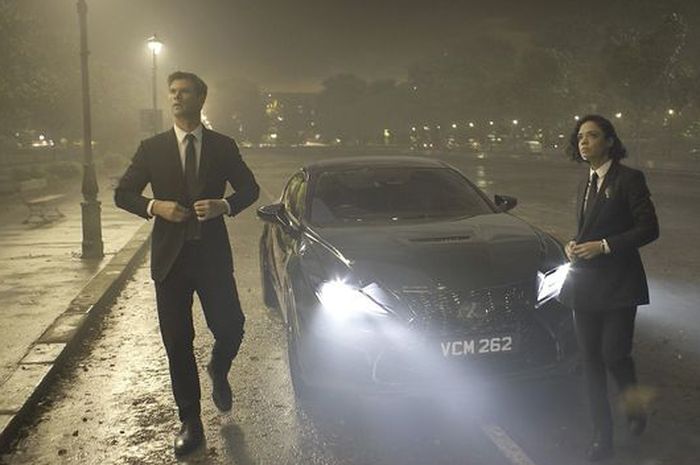 FIlm Men in Black menggunakan mobil-mobil dari Lexus