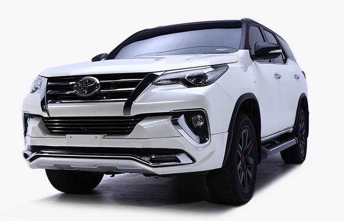 Tithum untuk Pajero dan Fortuner, bahan plastik ABS harga mulai Rp 20,5 juta.