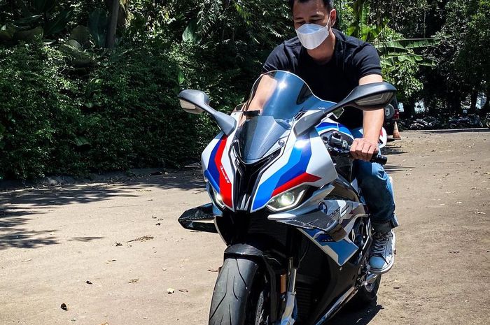 Raffi Ahmad pamer BMW M 1000 RR