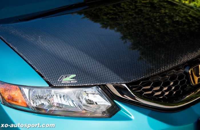 Tampilan depan Honda Civic FB pakai part model USDM dan kap mesin karbon